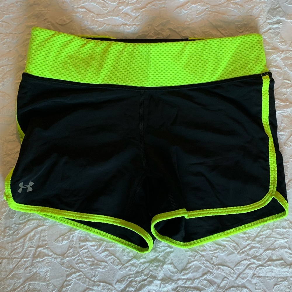 Under armour spandex, medium. Only worn once.